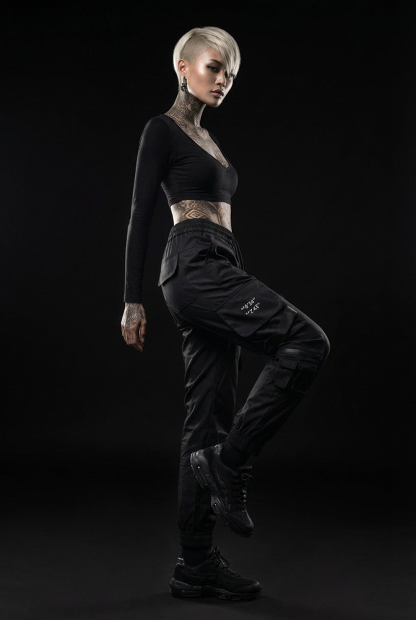 Cargo pants techwear